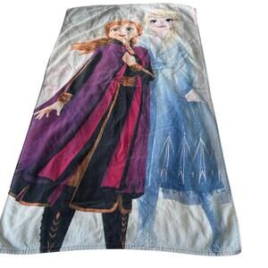 Disney FROZEN Beach Towel 27 1/4” X 51” Preloved